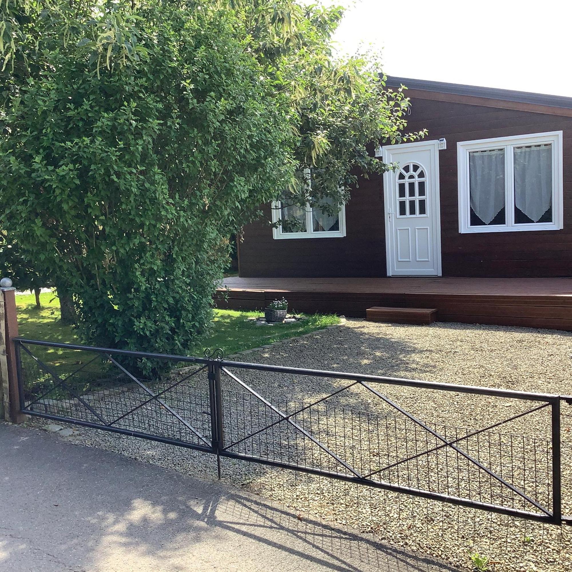 Chalet Charmant Monika Avec Piscine Yvoir Exterior photo